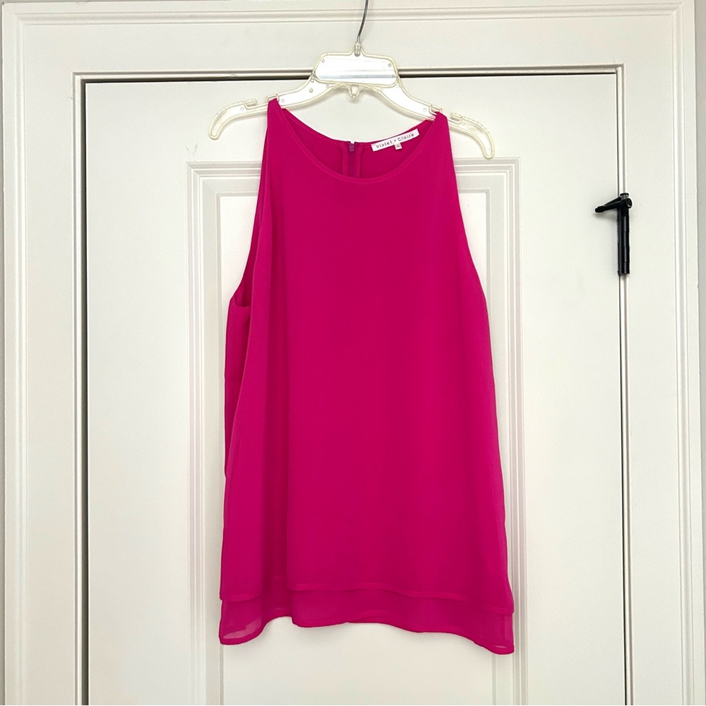 🆕 NWOT 🆕 Large Dark Pink Flowy Top 💕